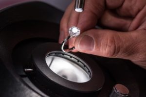 estimation diamant expert microscope